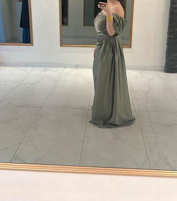 Groene gelegenheidsjurk beschikbaar voor biedingen