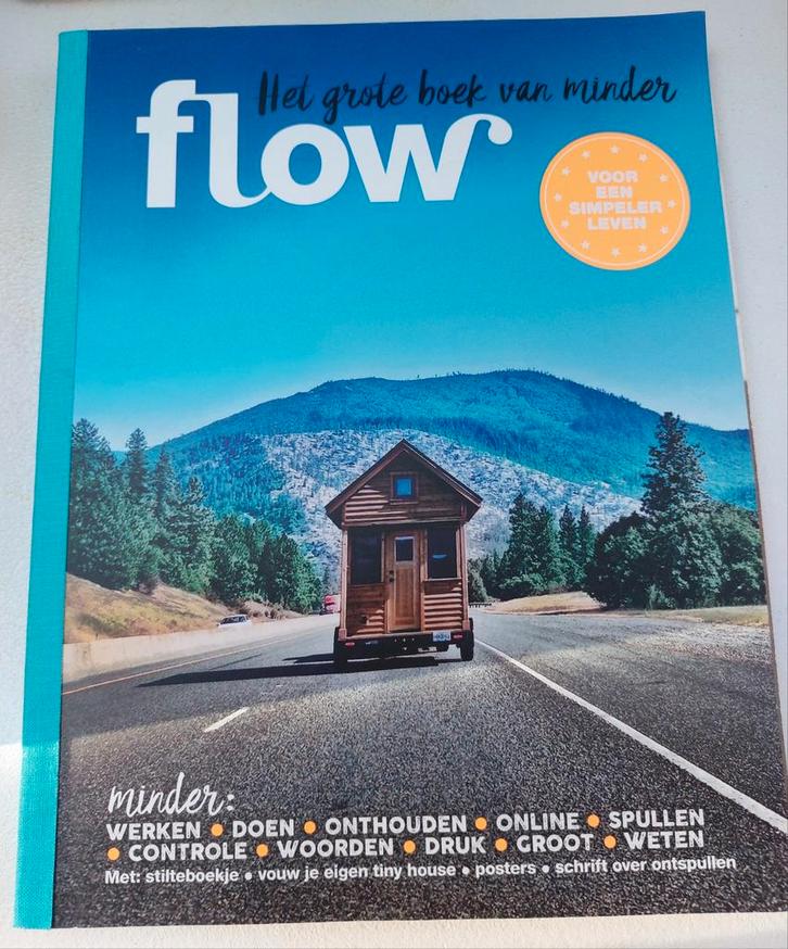 Flow - Het Grote Boek van Minder(compleet), Boeken, Tijdschriften en Kranten, Zo goed als nieuw, Lichaam en Geest, Ophalen of Verzenden