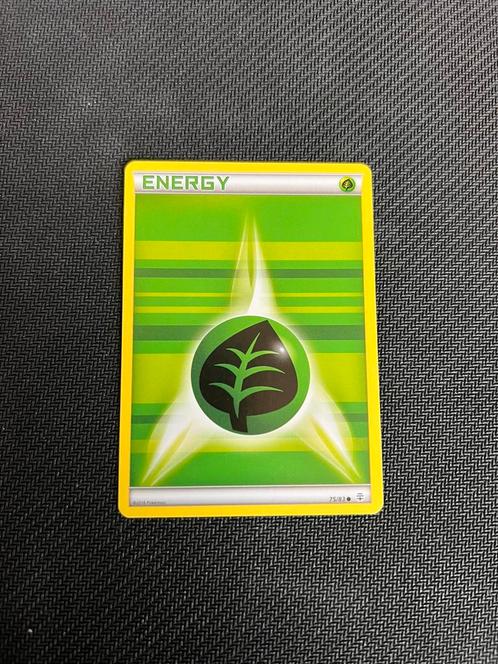 Grass Energy #75, Hobby en Vrije tijd, Verzamelkaartspellen | Pokémon, Zo goed als nieuw, Losse kaart, Ophalen of Verzenden