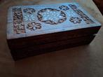 India. Handgesneden kistje juwelendoosje met inlegwerk, Ophalen of Verzenden