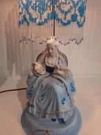 Vinted Porselein lampje met vrouwfiguur, Ophalen