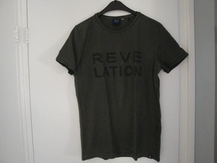 Maat L. Army groen REVELATION shirt met opdruk., Kleding | Heren, T-shirts, Zo goed als nieuw, Maat 52/54 (L), Groen, Ophalen of Verzenden