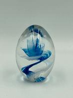 Presse papier ei vorm kristal Pfeiffer blauw, Antiek en Kunst, Antiek | Glas en Kristal, Ophalen of Verzenden