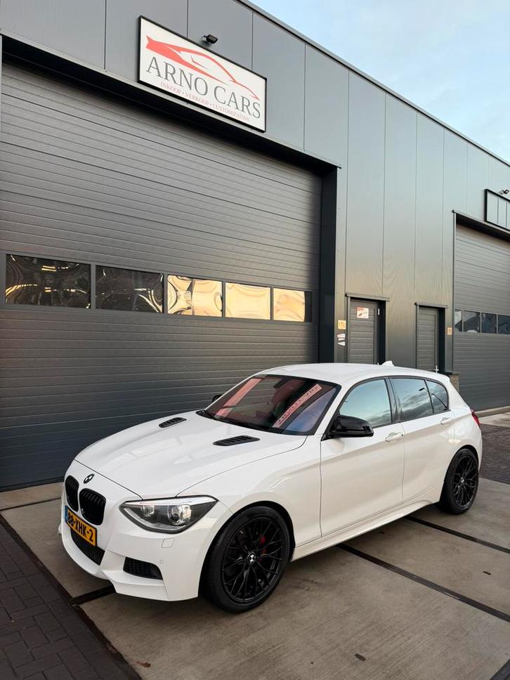 BMW 1-Serie 2.0 125i AUT 2012 Wit| CARPLAY| COMPLEET IN ORDE, Auto's, BMW, Bedrijf, 1-Serie, ABS, Adaptieve lichten, Airbags, Airconditioning