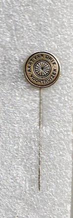 holmetaal speld Aart van Drie Voorthuizen RAP brommer dealer, Verzamelen, Speldjes, Pins en Buttons, Ophalen of Verzenden, Overige onderwerpen