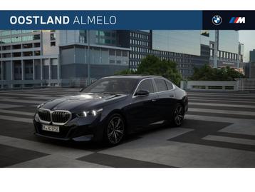 BMW i5 eDrive40 M Sport / Panoramadak / Trekhaak / Parking A beschikbaar voor biedingen
