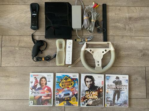Nintendo Wii met Controllers - Nunchuck en 4 spellen te koop, Spelcomputers en Games, Spelcomputers | Nintendo Wii, Zo goed als nieuw