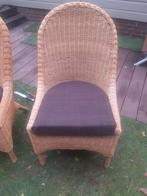 4 rieten eethoek stoelen met losse bruine zitting kussens, Huis en Inrichting, Stoelen, Ophalen, Bruin, Zo goed als nieuw, Vier