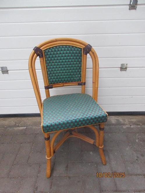 rotan stoel met groen - bruin vlechtwerk. In goede staat., Huis en Inrichting, Stoelen, Gebruikt, Eén, Riet of Rotan, Overige kleuren