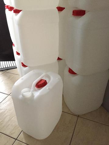 Jerrycans 20 liter jerrycan schoon / droog jerrycan’s partij beschikbaar voor biedingen