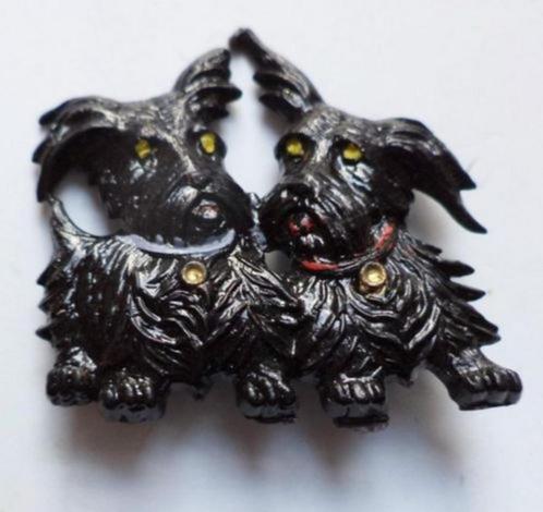Broche 2 zwarte terriers, scottie, westie, 40's celluloid (6, Sieraden, Tassen en Uiterlijk, Broches, Zo goed als nieuw, Overige materialen