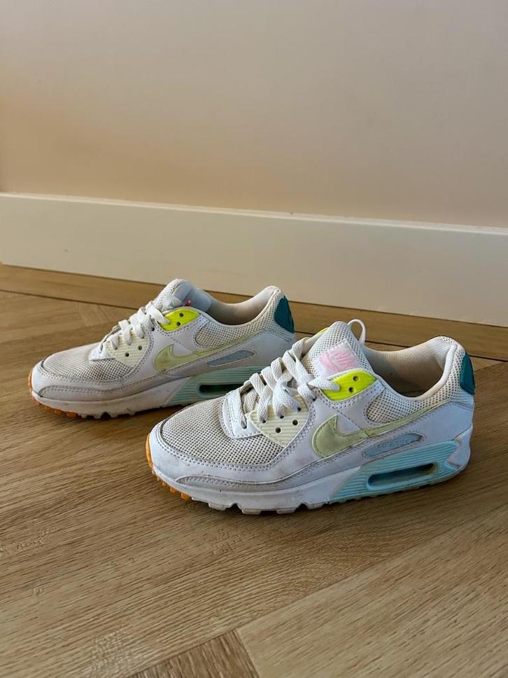 Nike Air Max 90 gympen / sneakers in wit / blauw, maat 38, Kleding | Dames, Schoenen, Gedragen, Sneakers of Gympen, Wit, Ophalen of Verzenden