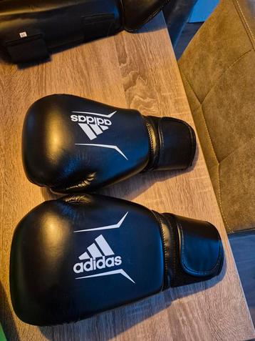 Adidas Speed 50 Bokshandschoenen beschikbaar voor biedingen