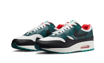 Size 43 Nike air max 1 premium LeBron James x Liverpool beschikbaar voor biedingen