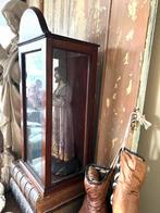 MOOI OUD VITRINE KASTJE INCL BEELD, Ophalen