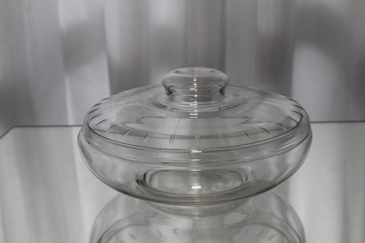 Leerdam koekschaal met geslepen deksel, Antiek en Kunst, Antiek | Glas en Kristal, Ophalen