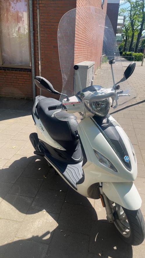 Piaggio New Fly, Fietsen en Brommers, Scooters | Piaggio, Gebruikt, Fly, Ophalen of Verzenden