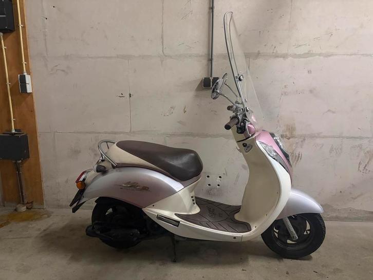 Sym mio scooter geel kenteken - nette staat, Fietsen en Brommers, Scooters | SYM, Zo goed als nieuw, Mio, Maximaal 45 km/u, Benzine