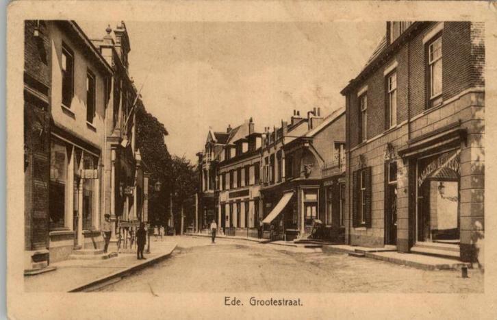 Ede Grootestraat met winkels st 1930, Verzamelen, Ansichtkaarten | Nederland, Gelopen, Gelderland, 1920 tot 1940, Verzenden
