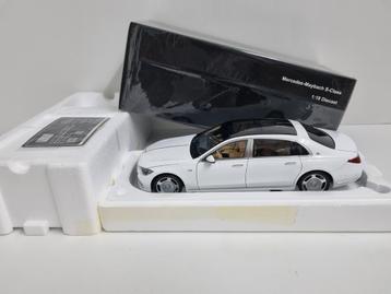 Almost Real
Mercedes-Benz Maybach S Class
1/1000 1:18 Nieuw  beschikbaar voor biedingen