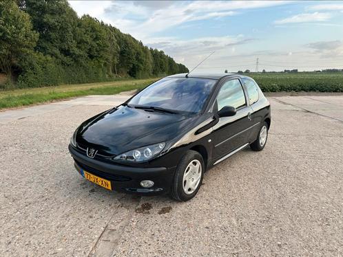 Peugeot 206 1.4 3D 2002 Zwart, Auto's, Peugeot, Particulier, Airbags, Airconditioning, Bluetooth, Elektrische buitenspiegels, Elektrische ramen