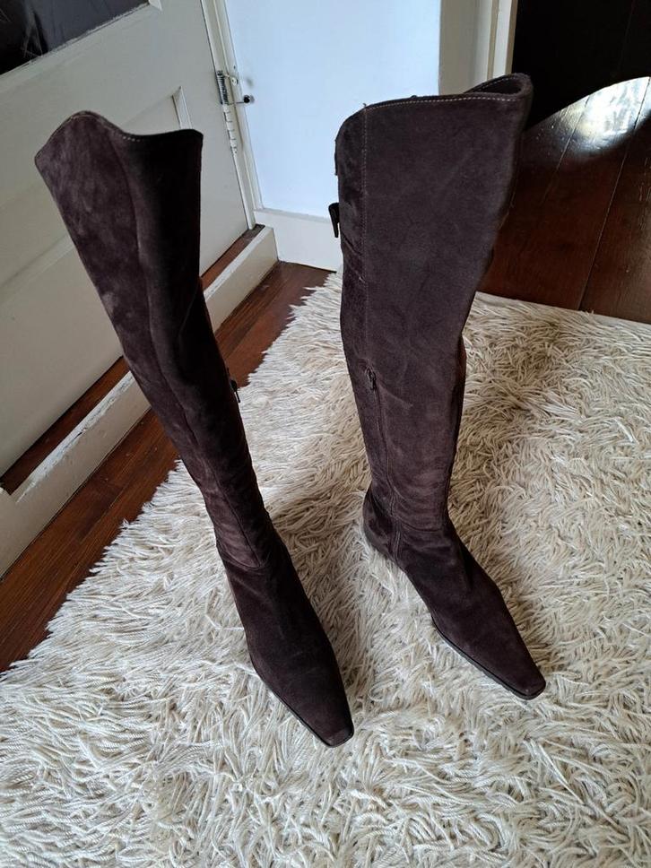 Suede Bruine Hoge Laarzen - Mt. 42, Kleding | Dames, Schoenen, Zo goed als nieuw, Hoge laarzen, Bruin, Ophalen of Verzenden