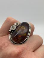 B111 Prachtige zilveren ring donkere barnsteen maat 17,5, Ophalen of Verzenden, X, Met edelsteen, Dame