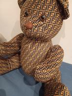 Fendi beertje, Verzamelen, Beren en Cherished Teddies, Ophalen of Verzenden, Zo goed als nieuw, Stoffen beer, Overige merken