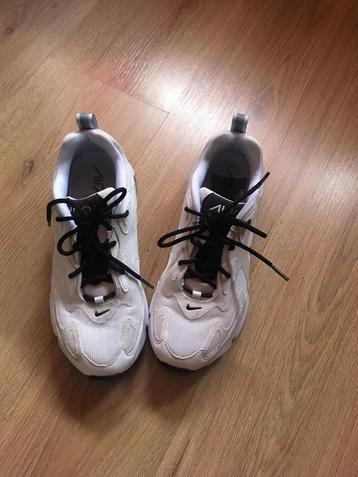 Zo goed als nieuwe Nike Air Max 200, maat 38. beschikbaar voor biedingen