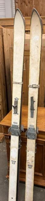 Ski's oude Ski's decoratie, Ophalen