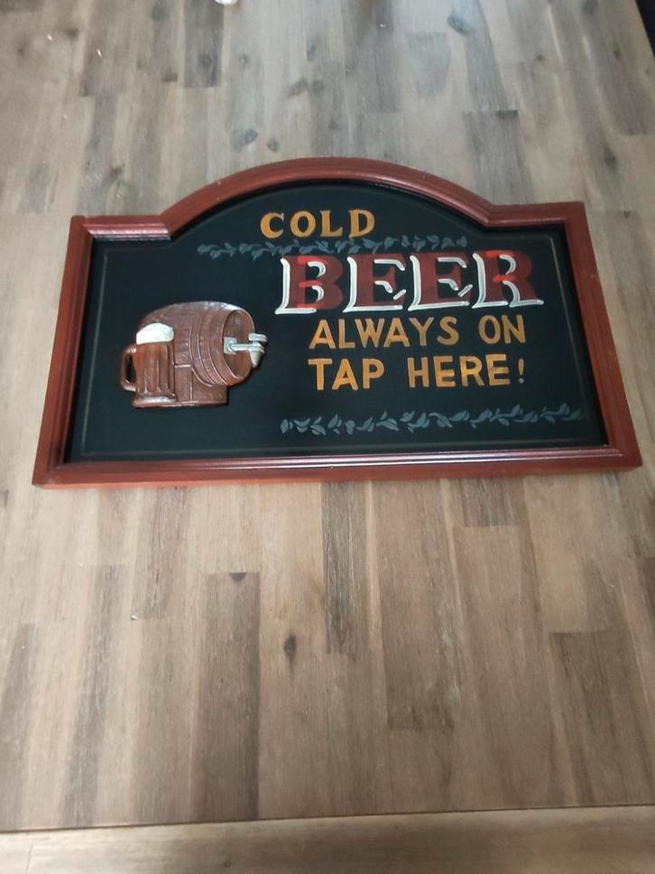 Decoratief Bierbord - Cold Beer Always On Tap, Huis en Inrichting, Woonaccessoires | Wanddecoraties, Zo goed als nieuw, Ophalen of Verzenden