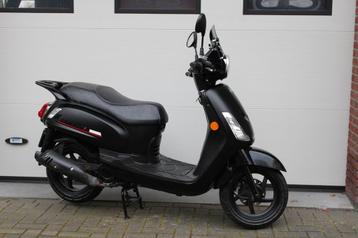 Sym fiddle 2 50I  ( Mat zwart ) NIEUW op voorraad  beschikbaar voor biedingen