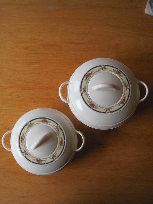 012 - 2 decoratieve warmhoud-schalen, Huis en Inrichting, Keuken | Keukenbenodigdheden, Zo goed als nieuw, Verzenden