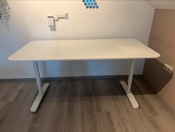 Wit Ikea bureau - afbeelding 1