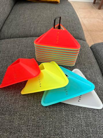 Trainingshoedjes / pionnen Essential Set van 40 in 4 kleuren beschikbaar voor biedingen