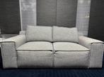 Moderne 2 zits Bank, Huis en Inrichting, Banken | Bankstellen, Ophalen, Tweepersoons, 75 tot 100 cm, Zo goed als nieuw