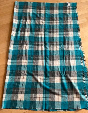 Uniqlo Ines de la Fressange shawl beschikbaar voor biedingen