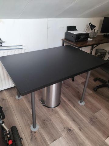 Zwart Bureau - Perfect voor Thuiswerken! beschikbaar voor biedingen