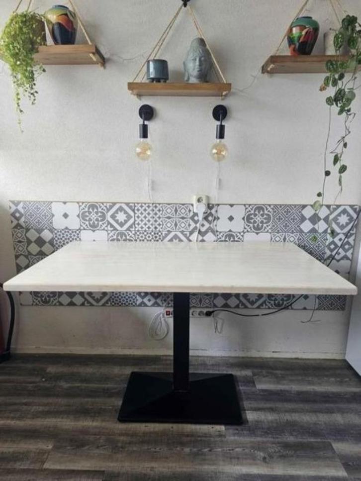 Eetkamertafel met zware metalen voet, Huis en Inrichting, Tafels | Eettafels, Gebruikt, 50 tot 100 cm, 100 tot 150 cm, Vijf personen of meer