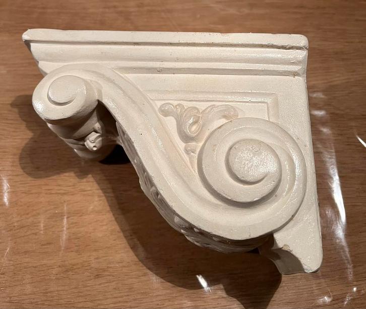 Massieve wandconsole 17,5 x 13 cm, Antiek en Kunst, Curiosa en Brocante, Ophalen of Verzenden