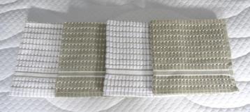 Mooie set van 4 nieuwe keukenhanddoeken beschikbaar voor biedingen