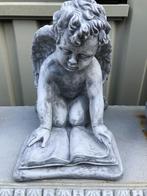 Engel met boek, tekstplaat, een mooi beeld voor plechtigheid, Tuin en Terras, Ophalen of Verzenden, Steen, Engelenbeeld