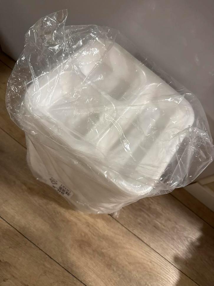 Wegwerp borden 3 vaks - 150 stuks nieuw in verpakking, Huis en Inrichting, Keuken | Keukenbenodigdheden, Nieuw, Ophalen