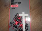 H. Knoop Een theater in Dachau, Ophalen of Verzenden, Tweede Wereldoorlog, Zo goed als nieuw
