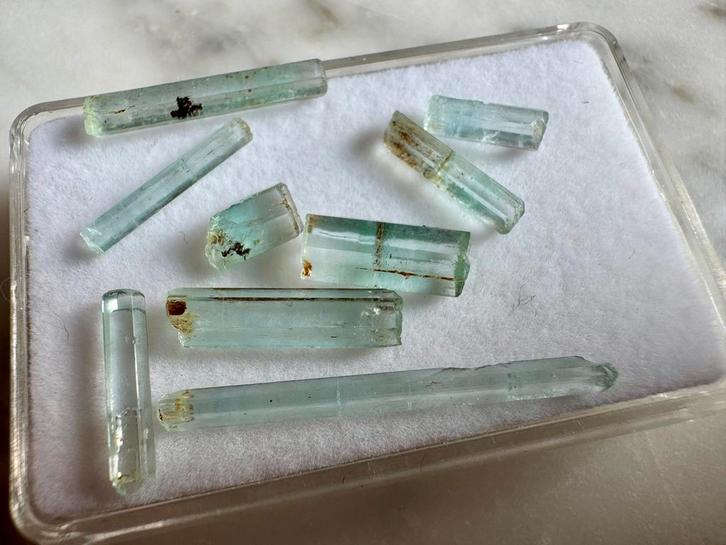 Smaragd Beril Kristallen - Kleurzonering, Verzamelen, Mineralen en Fossielen, Mineraal, Ophalen of Verzenden