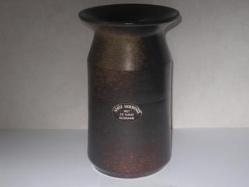 Vaas Adrie Moerings Met De Handgedraaid beschikbaar voor biedingen