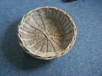 robuuste mand (vergrijsd riet), Huis en Inrichting, Ophalen, Mand, Rond, Zo goed als nieuw