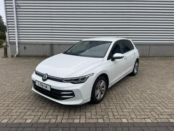 Volkswagen Golf 1.5 TSI Facelift Business  Apple Carp/Androi beschikbaar voor biedingen