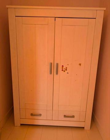 Kast wit 128 cm breed, 190 cm hoog beschikbaar voor biedingen