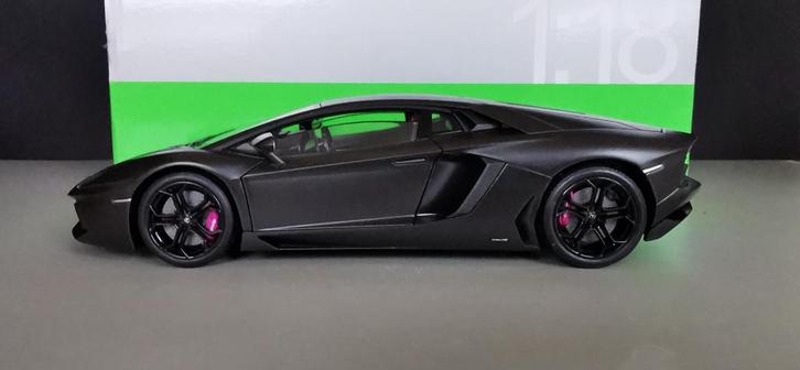 Lamborghini Aventador LP700-4, Hobby en Vrije tijd, Modelauto's | 1:18, Zo goed als nieuw, Auto, Welly, Ophalen of Verzenden